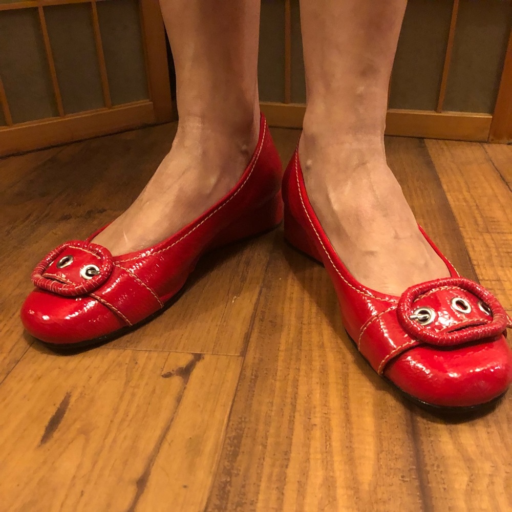 New Perlina red flats size 7.5